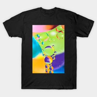 Colorful close up of oil drops in water T-Shirt